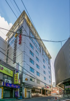 フェヒョン(会賢)駅から1分、南大門観光を楽しめるホテル！