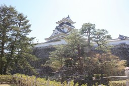 「日本100名城」の一つ！高知城