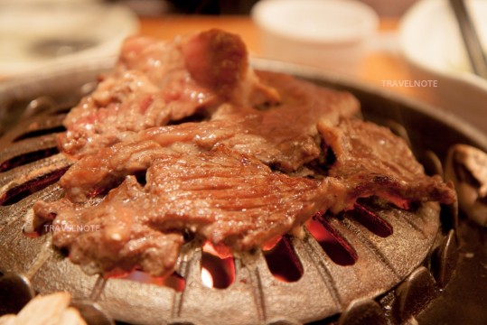 26年伝統豚カルビ・冷麺専門店 名物は「焼き冷麺」！？