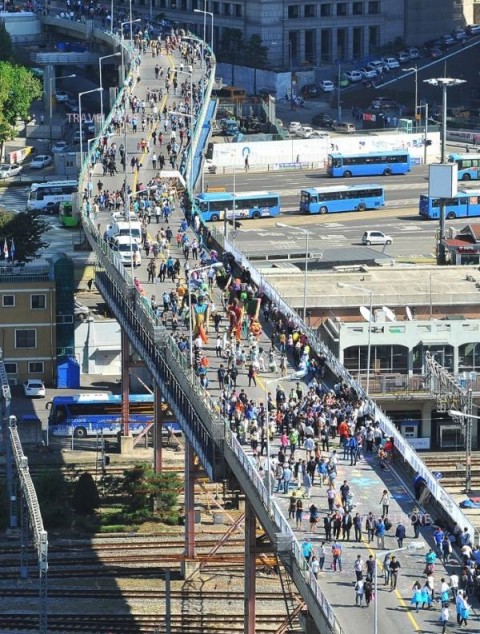 ソウル駅高架 クリスマス市民開放イベント