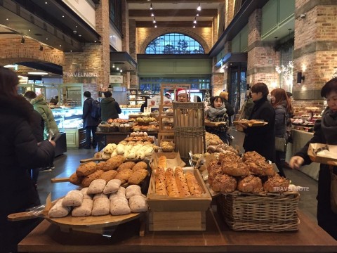 パン買うならTOUS les JOURS本店へ