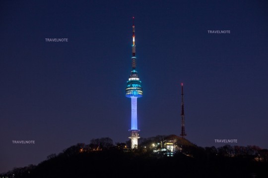 客室から南山の朝の景色と夜景を！